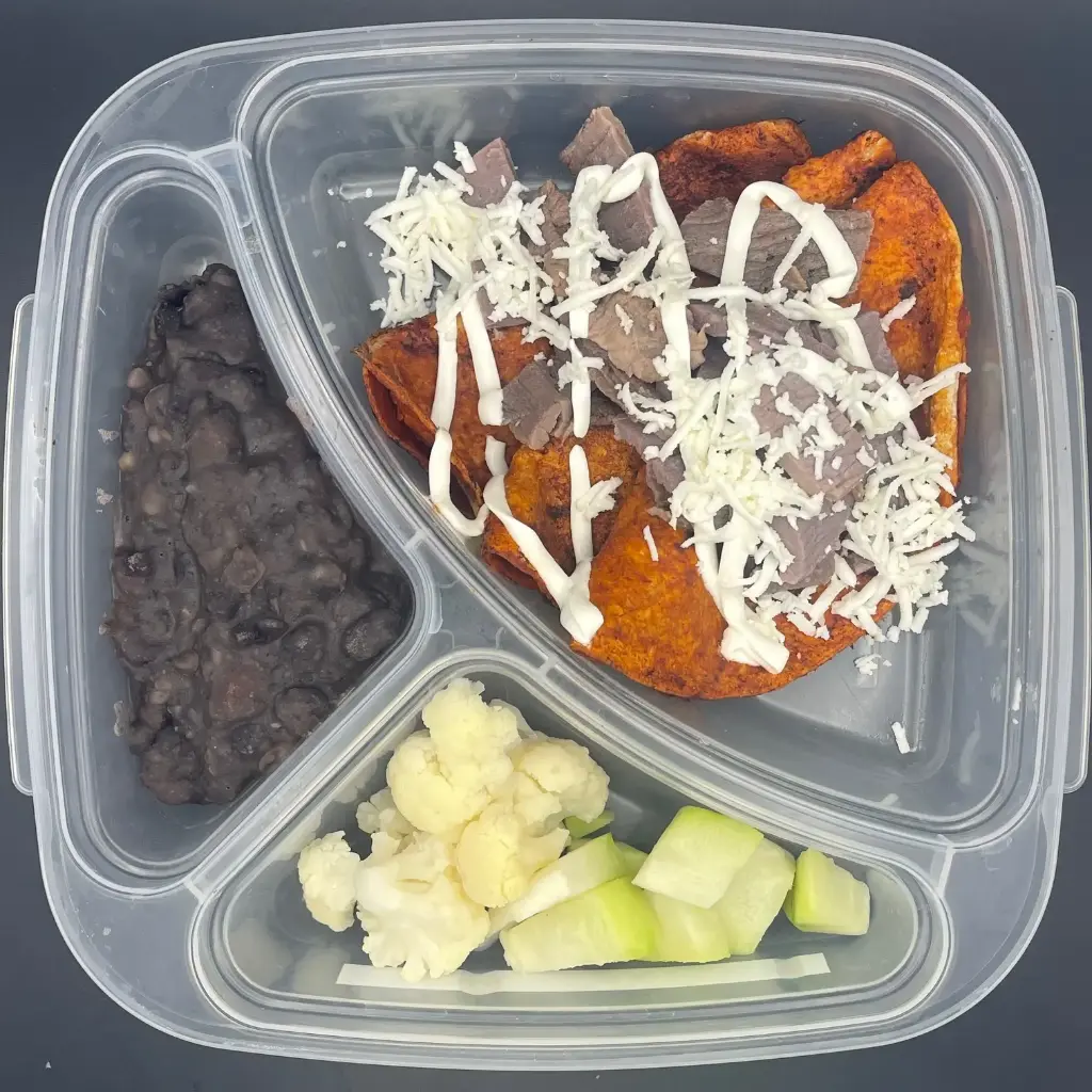 High Protein | Jueves | Desayuno | Huevo revuelto en guajillo c/cecina