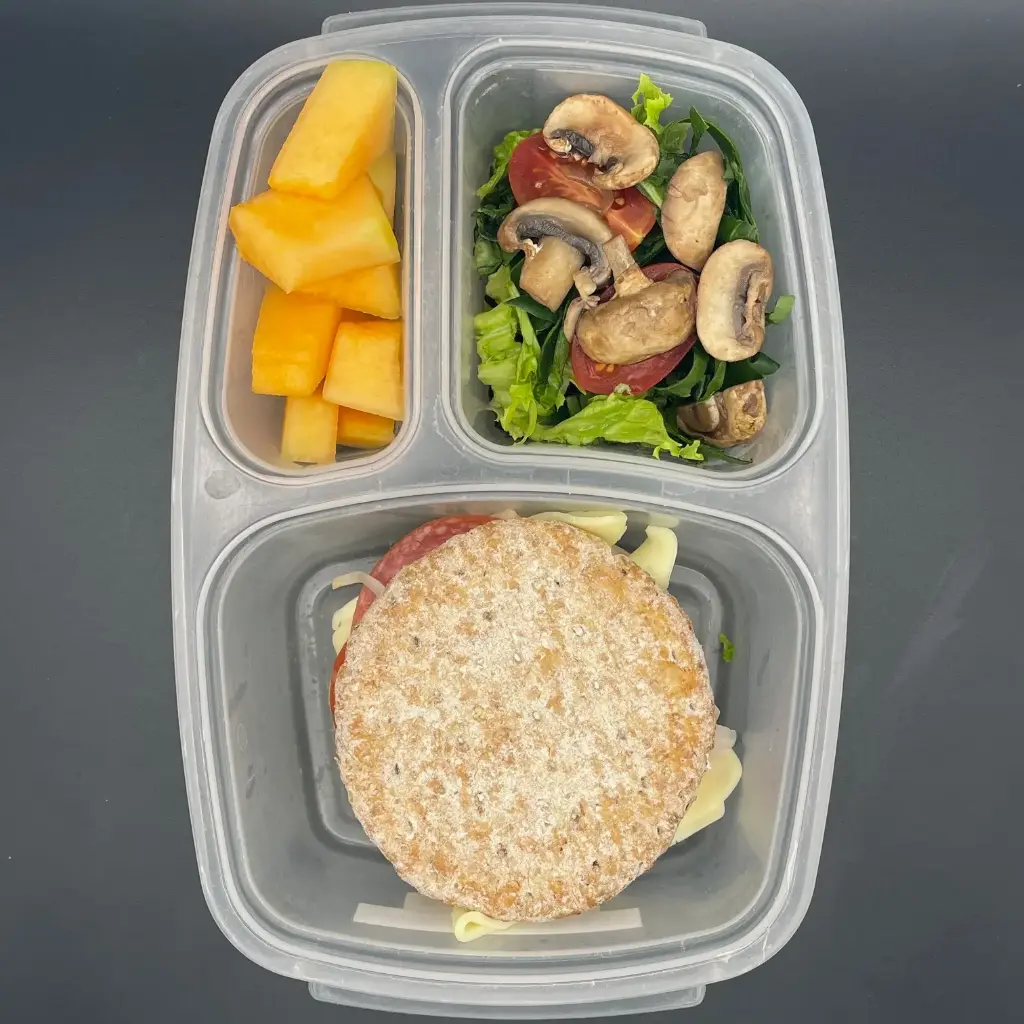 Kids | Lunes | Desayuno | Sandwich de pech. pavo