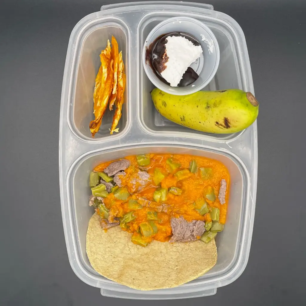 Kids | Martes | Comida | Carne de res con nopales