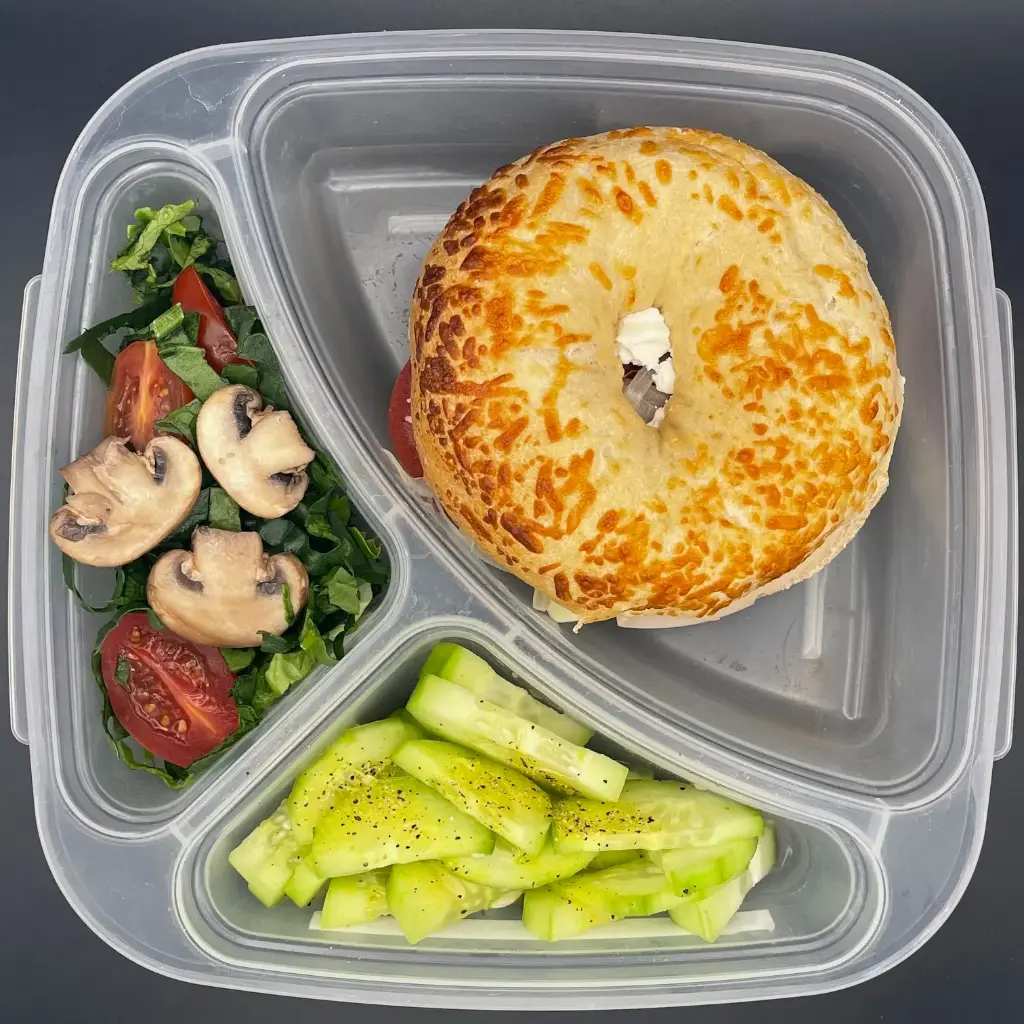Saludable | Lunes | Desayuno | Bagel de carnes frías