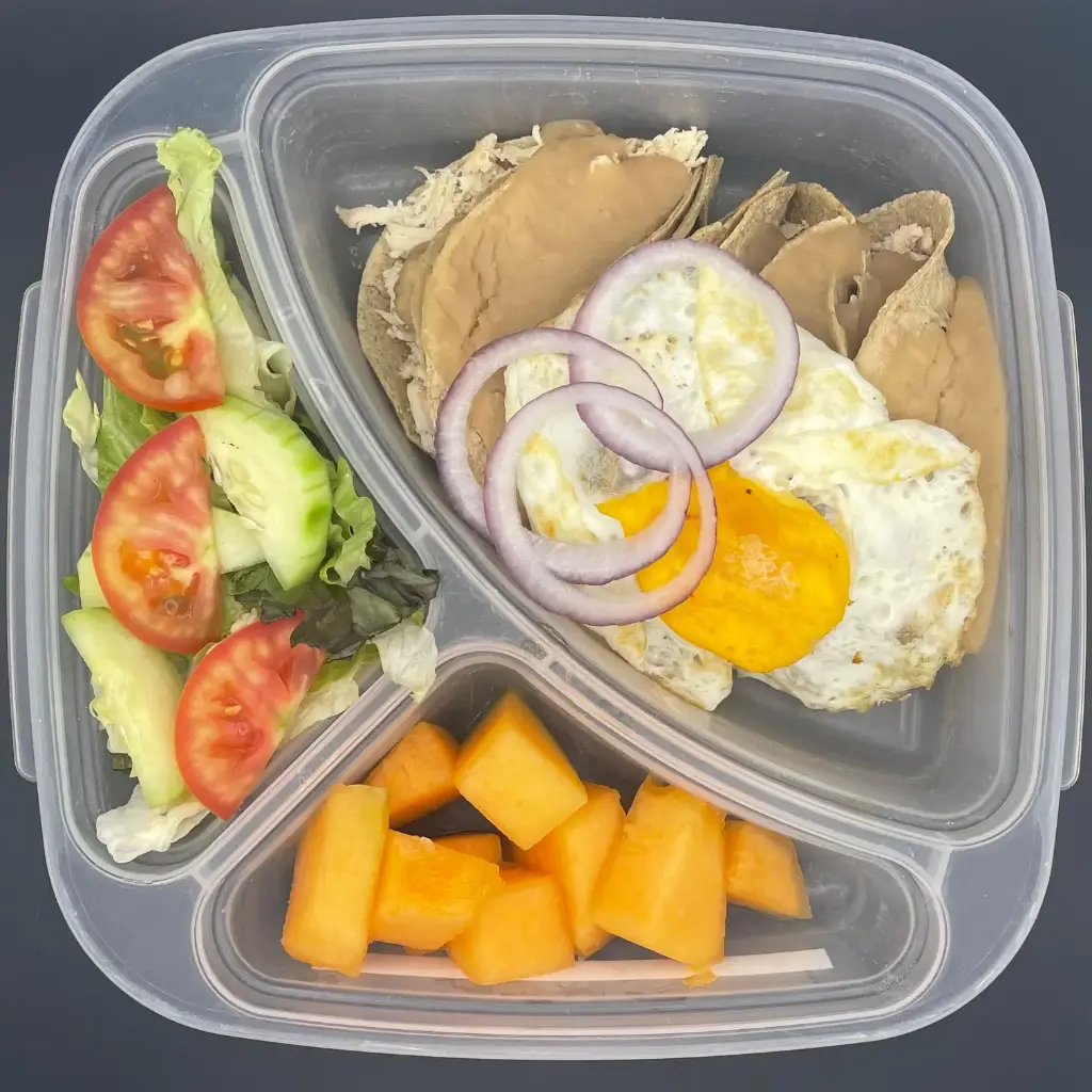 Saludable | Miércoles | Desayuno | Enfrijoladas con huevo