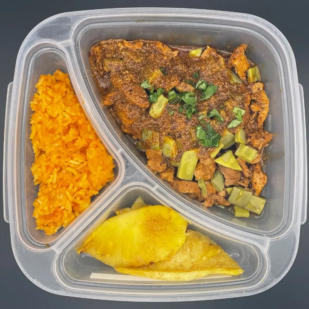 Saludable | Lunes | Comida | Cerdo c/nopales en pasilla