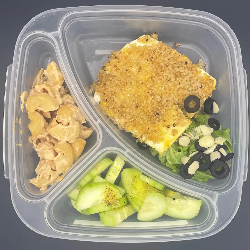 Veggie | Viernes | Desayuno | Tofu empanizado con quinoa